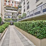 Spacious Apartment In The Heart Of The 11 Arr